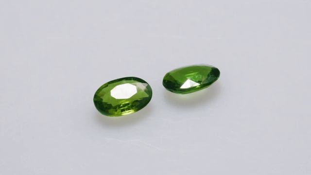Натуральный зеленый Хром Турмалин пара овал 6.1x4.3мм 0.91ct