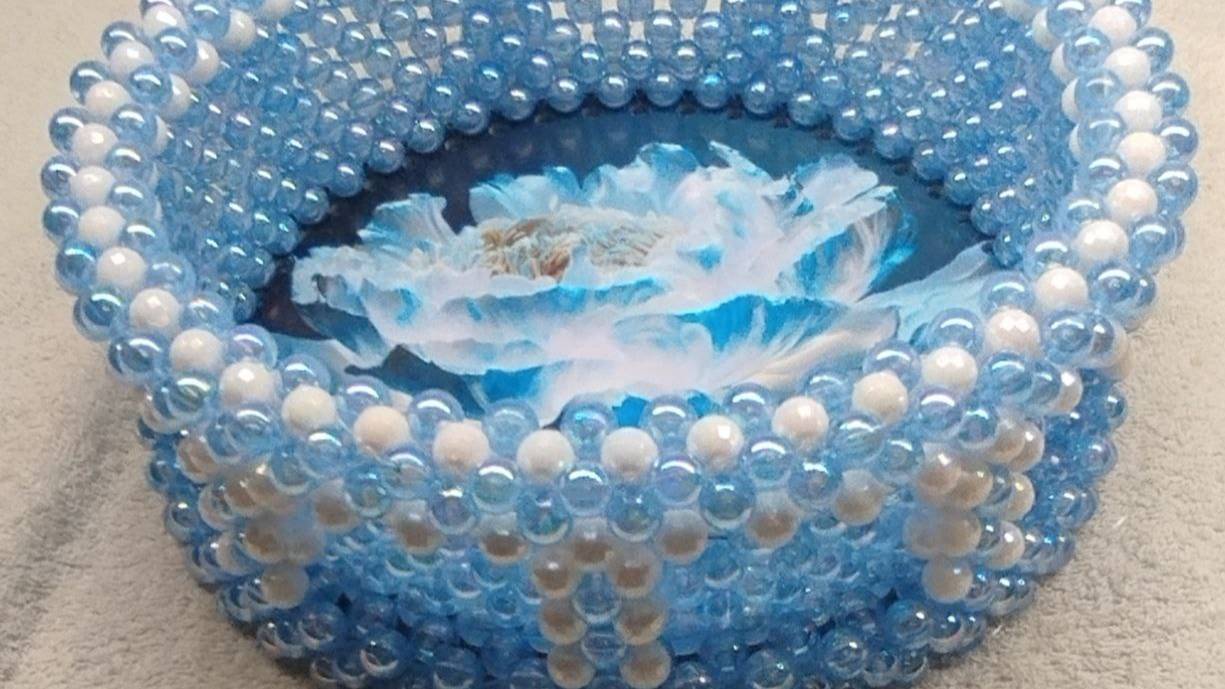 Фруктовница из бусин.