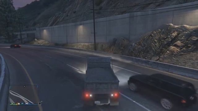 GTA 5 Online: Pedra Em Baixo Do CAMINHÃO + NPC Agressivo