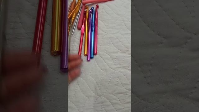 Шапка черная крючком.