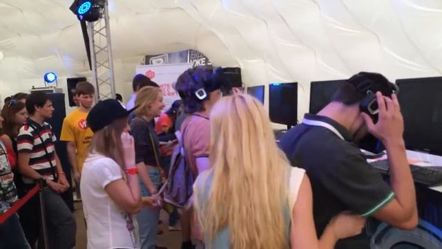 Oculus Rift Alfa Future People