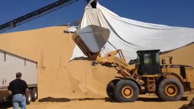 LiuGong 856 With 9.5 Yard Rollout Bucket