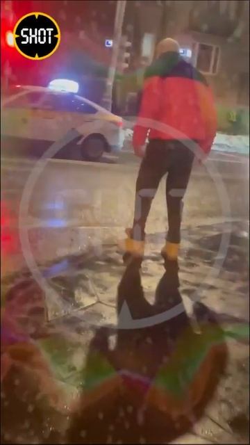 Пьяный Александр Емельяненко 2023 выгнали из торговый центр Кунцево плаза