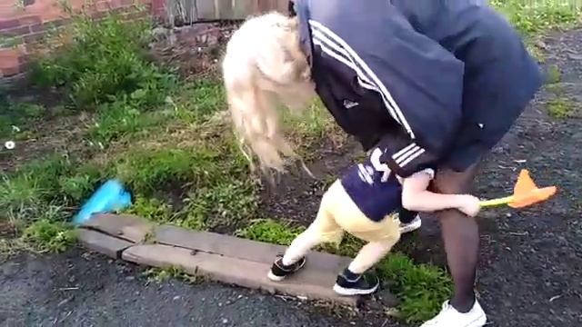 Ванечка! Поймал не ту бабочку!