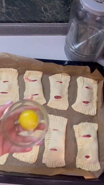 Пирожки с клубникой как в Макдональдс #shorts #top #foodvlog