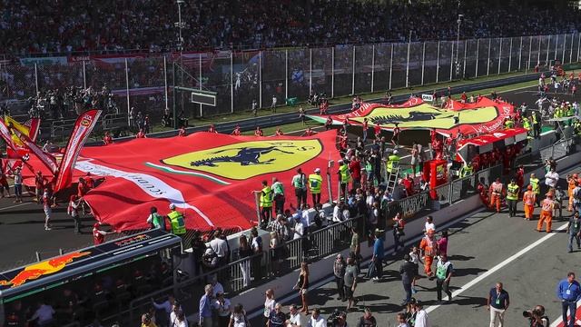 How Do F1 TEAMS Make MONEY?