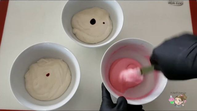 How To Make Tri-Color Macarons | U8DAT
