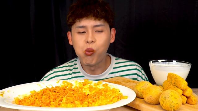 ASMR 콘치즈폭포 불닭볶음면 🥵 뿌링 치즈볼 치즈스틱 멘보샤먹방~! Corn Cheese Spicy Noodles With Cheese Ball🧀 Stick MuKbang~!