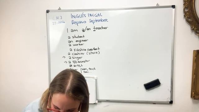 Inglés Inicial: Repaso Mes Septiembre: Introduce Yourself, Verbos Comunes, Occupations, A, An, The