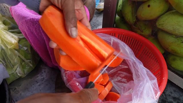 Pink Guava, Yellow Mango, Green Banana, & More! Amazing Fruit Cutting Skills - Cambodian Street Foo