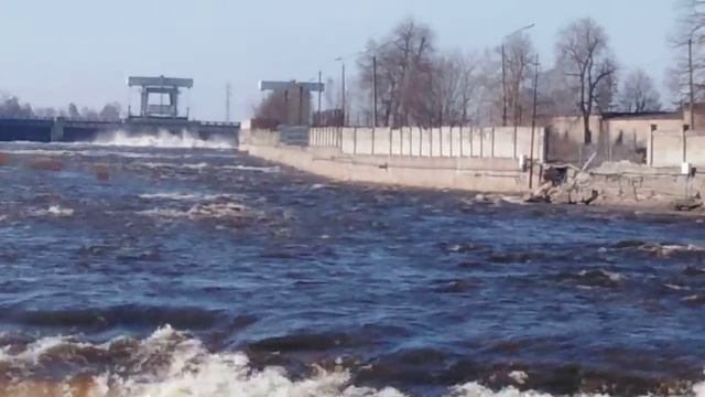 Водопад в Ивангороде