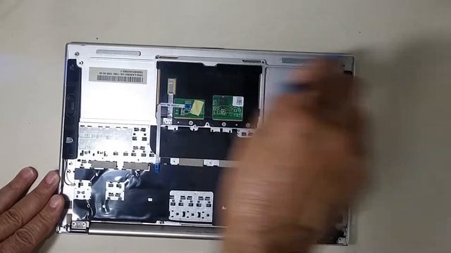 Desmontando O Ultrabook Asus Zenbook UX21E