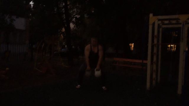 жонглирование 2-х гирь