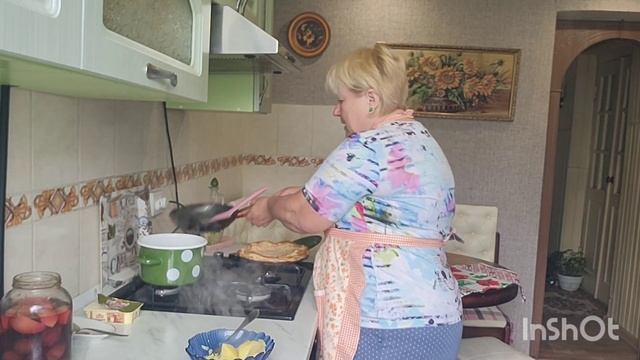 Суп с грибами и плавленным сыром.Тонкие блины.