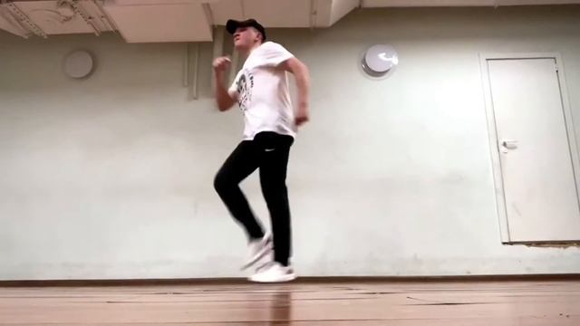Hardstyle Shuffle Dance 😎 (Melbourne Shuffle) Шаффл танец 🕺