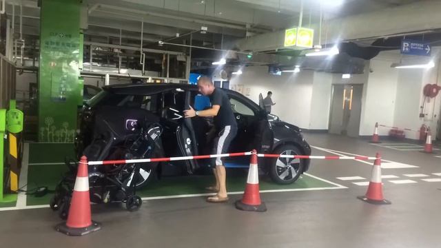 BMW I3 - Tandem Stroller, Two Kids And Two Parents