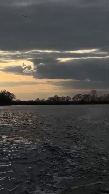 Лодочный мотор гибрид ветерок и лифан, лодка 3,6м   3 человека .mp4