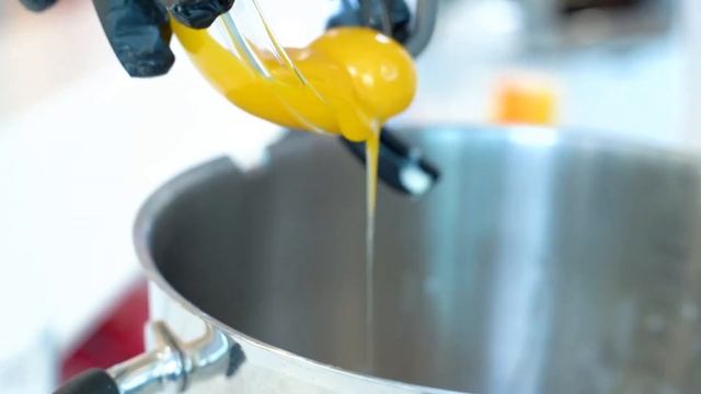 Муссовый десерт с клубникой