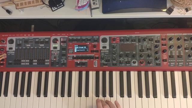 В НОВОГОДНЕМ ЛЕСУ разбор на фортепиано