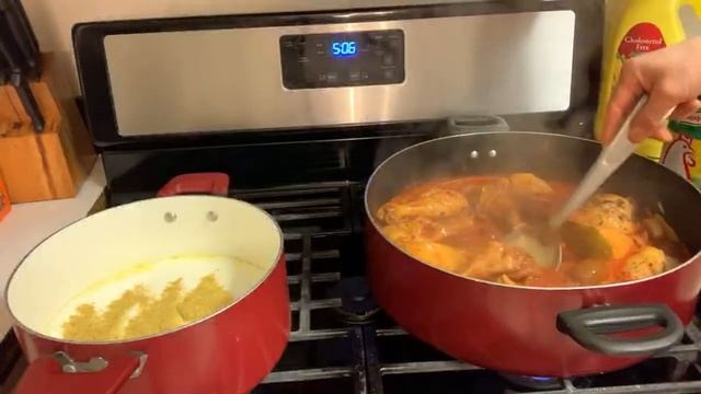 Piernas De Pollo En Achiote Y Spaghetti  Blanco 🍝  Adriana’s Baking Show