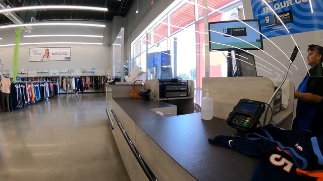 SOURCING FOR GEMZ AT GOODWILL IN CALIFORNIA, CRAZY HIGH PRICES!!