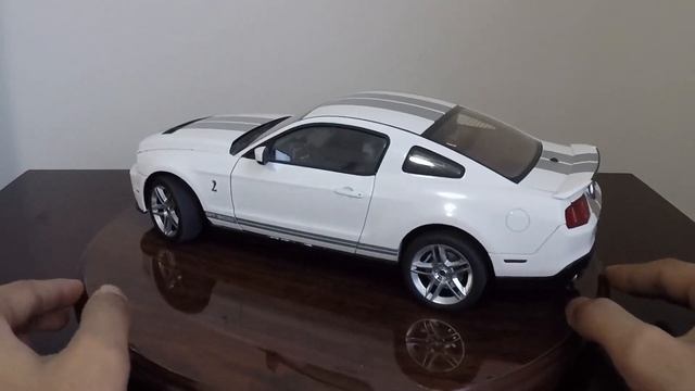 1/18 Diecast White Mustang GT 500 Cobra With Working Lights FOR SALE
