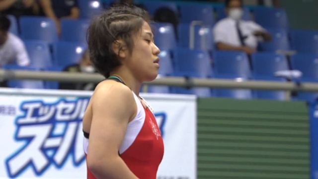 【50kg級・世界選手権代表決定プレーオフ】須﨑優衣（青＝キッツ）○［8-0］●吉元玲美那（至学館大）