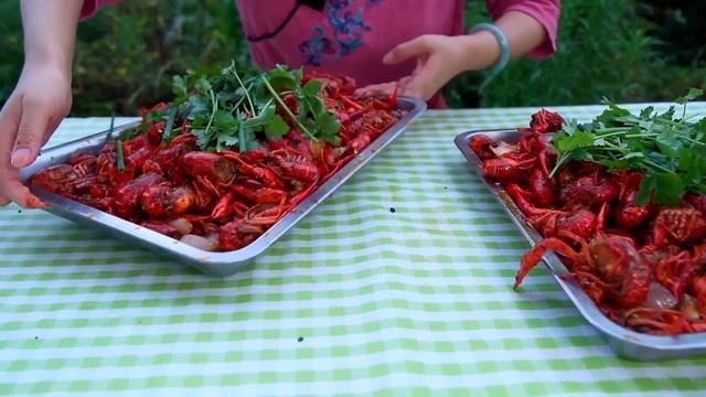10斤龍蝦一鍋端，麻辣鮮香太過癮，要是再拌個面就再好不過了【市民朱小雨】
