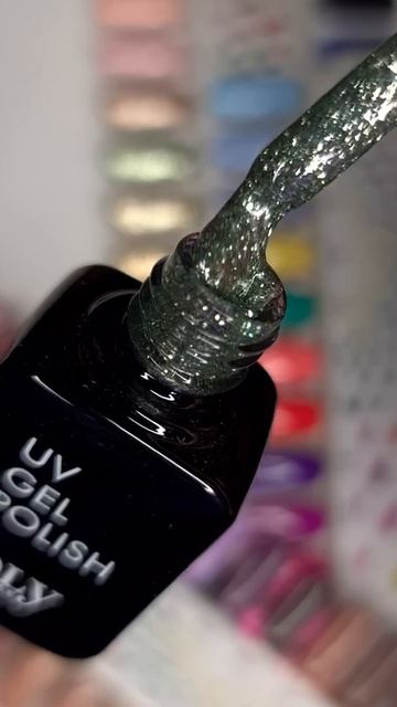 OLYSTYLE гель-лак для ногтей тон 094 нежно-бирюзовый глиттер 4602001077942 OLS-GL 094