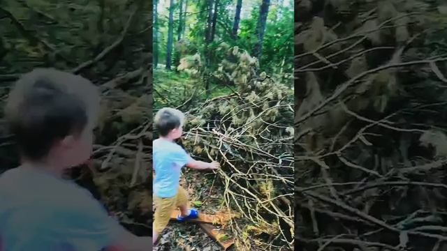 Один раз в год, 
сады цветут,
одн раз в год
змеи гнёзда въют