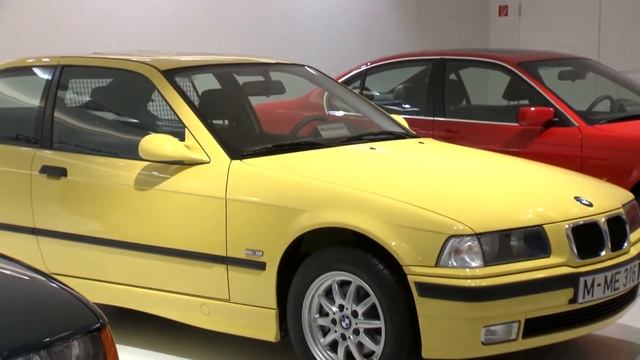 Visit At The BMW Headquarters - BMW Welt And BMW Museum In Munich | AutoMotoTV