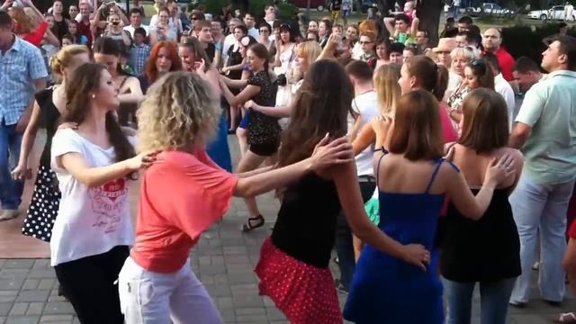 Кишинев танцует! Коллективная сальса на Dance Session - 1
