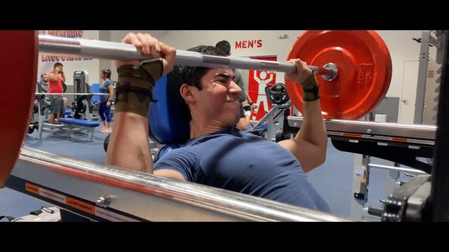 INTENSE SHOULDER WORKOUT | BUYING NEW CAMERA EQUIPMENT