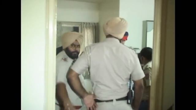 Husband Caught Wife In Hotel Room With Boyfriend In Punjab.