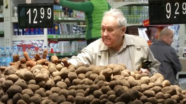 Щури у хлібі та презервативи у дитячому молоці: чим насправді годують українців