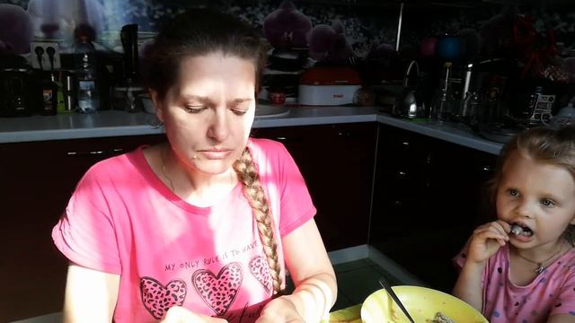 Наш вкусный обед в пост//Как в детстве//Жареная мойва с чёрным хлебом)))