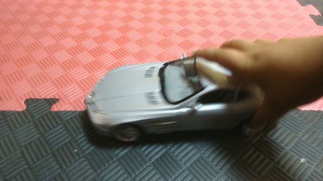 Diecast Model 1/18 Mercedes Benz SLR McLaren Tanıtımı