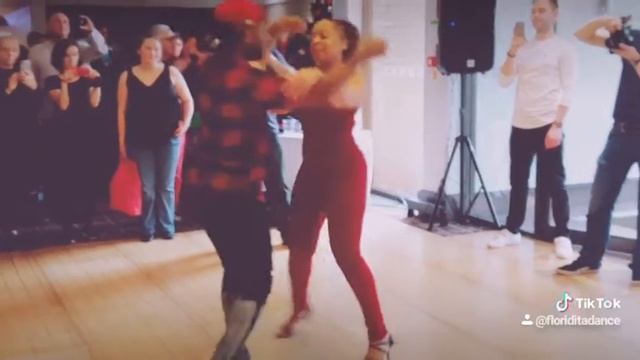 21bdc83fe3f697bfd73d15a32140ba76