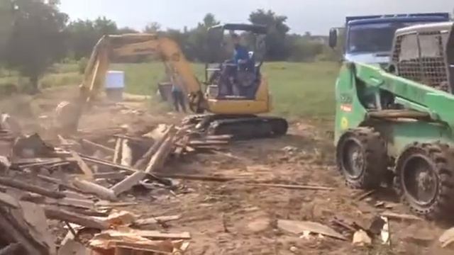 Снос зданий - Bobcat.vn.ua