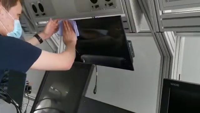 Очиститель стёкол Axiom.