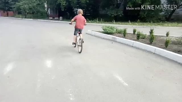 Покатушки （Трюки на велике ）