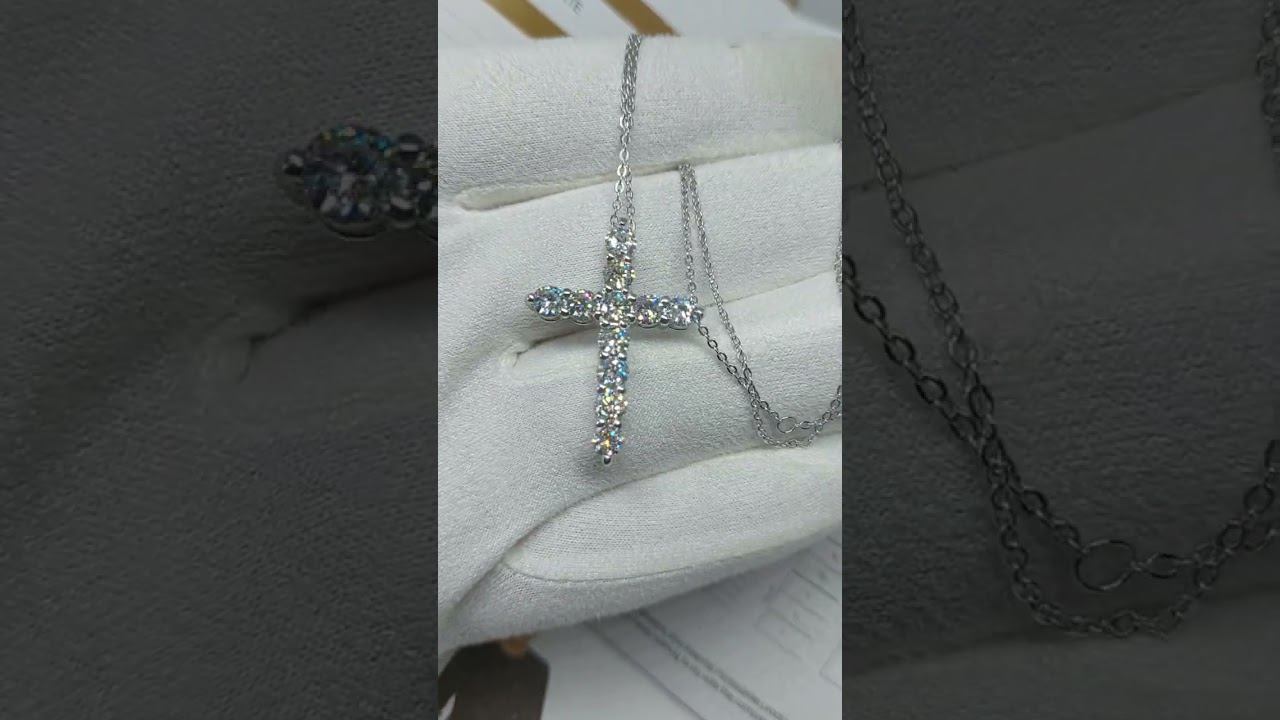 Крест с муассанитами 4 мм. 33/21 мм. цепочка 44 см.