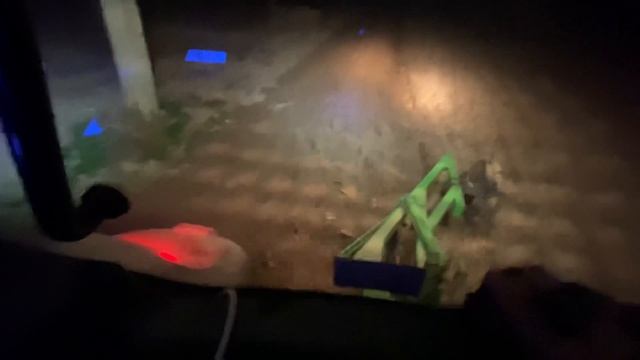 Нічна оранка під картоплю на 30см. За скільки часу виорю 0,5 га? Ловол 504 плуг 3х25