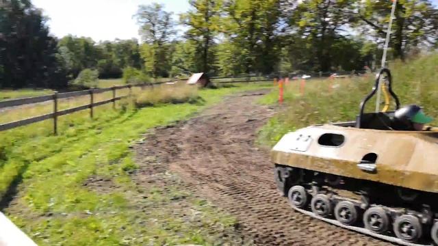 Huawei Honor Play 4K Video: Tiny Tanks, Big Tanks