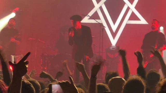 VV (Ville Valo - HIM) - Right Here In My Arms (Razzmatazz, Barcelona, 24.02.2023, Neon Noir Tour)