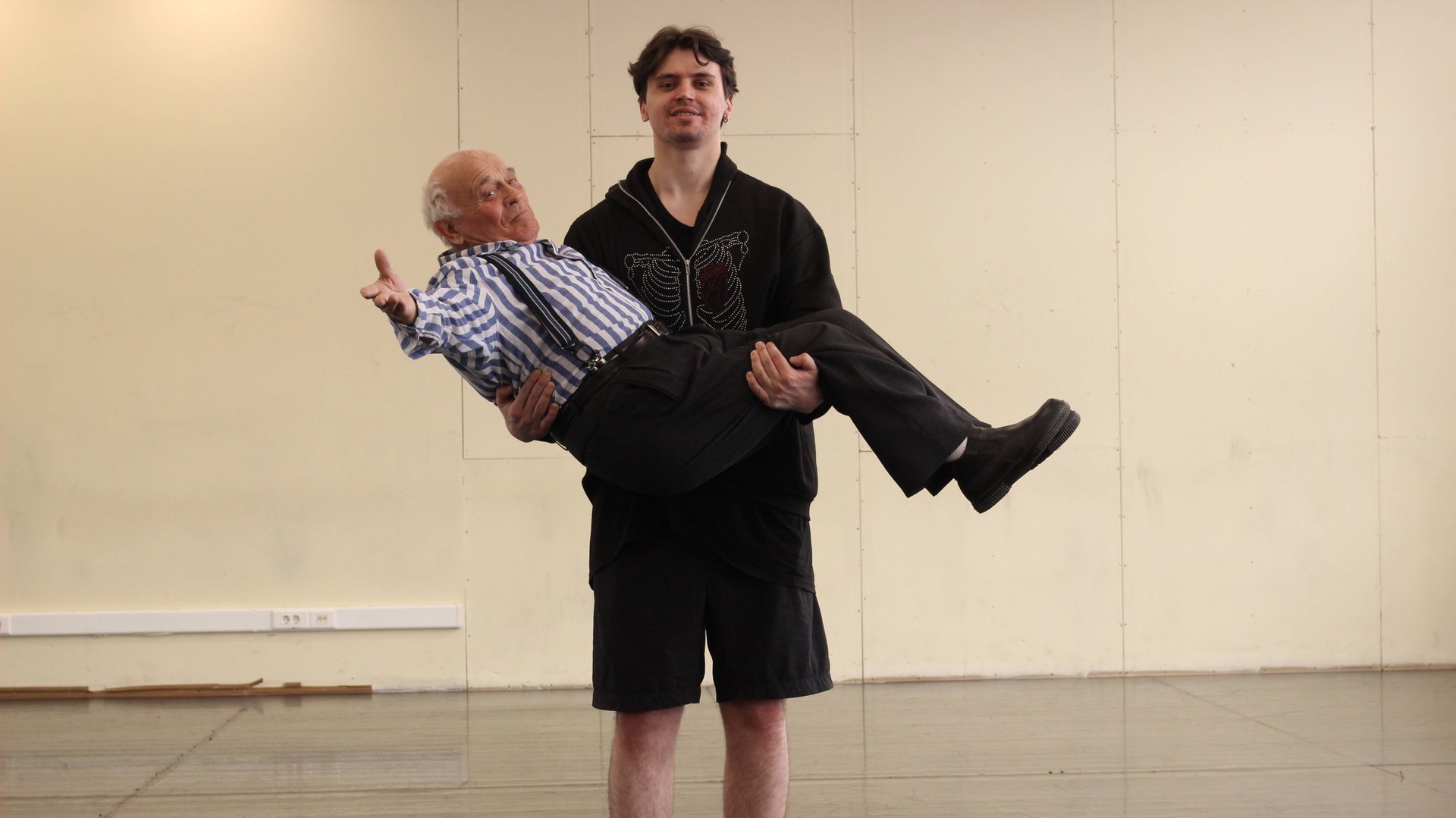 Клоун МАЙ   (НАР АРТ.РФ ЕВГЕНИЙ МАЙХРОВСКИЙ)  мастер класс в ИСИ