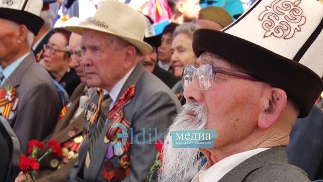 Президент Жээнбеков 9 май майрамды кантип белгиледи