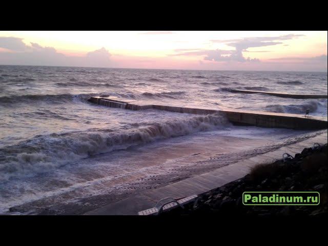 Шторм на Чёрном море. Крым, Николаевка