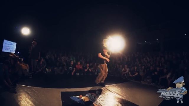 01c94b46f5a76587e36057c29c3d6226