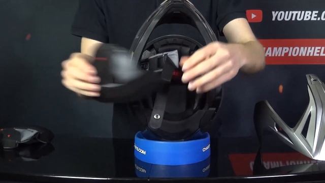 Icon Variant Pro Prueba en Carretera - ChampionHelmets.com